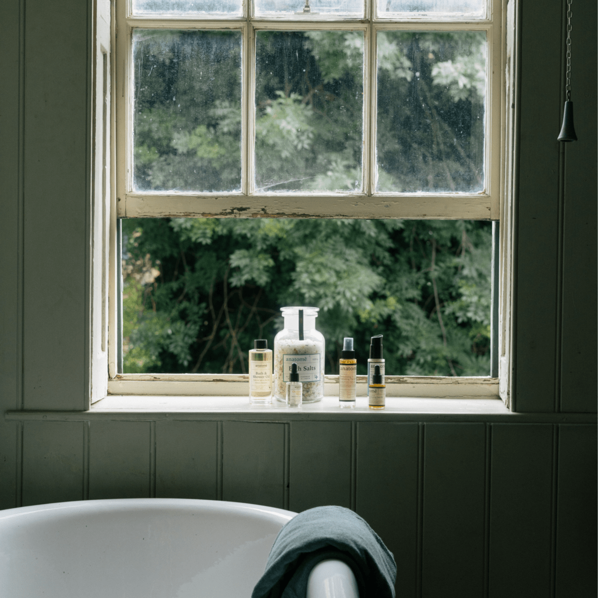 Calming Bath and Shower Oil with Roman Chamomile