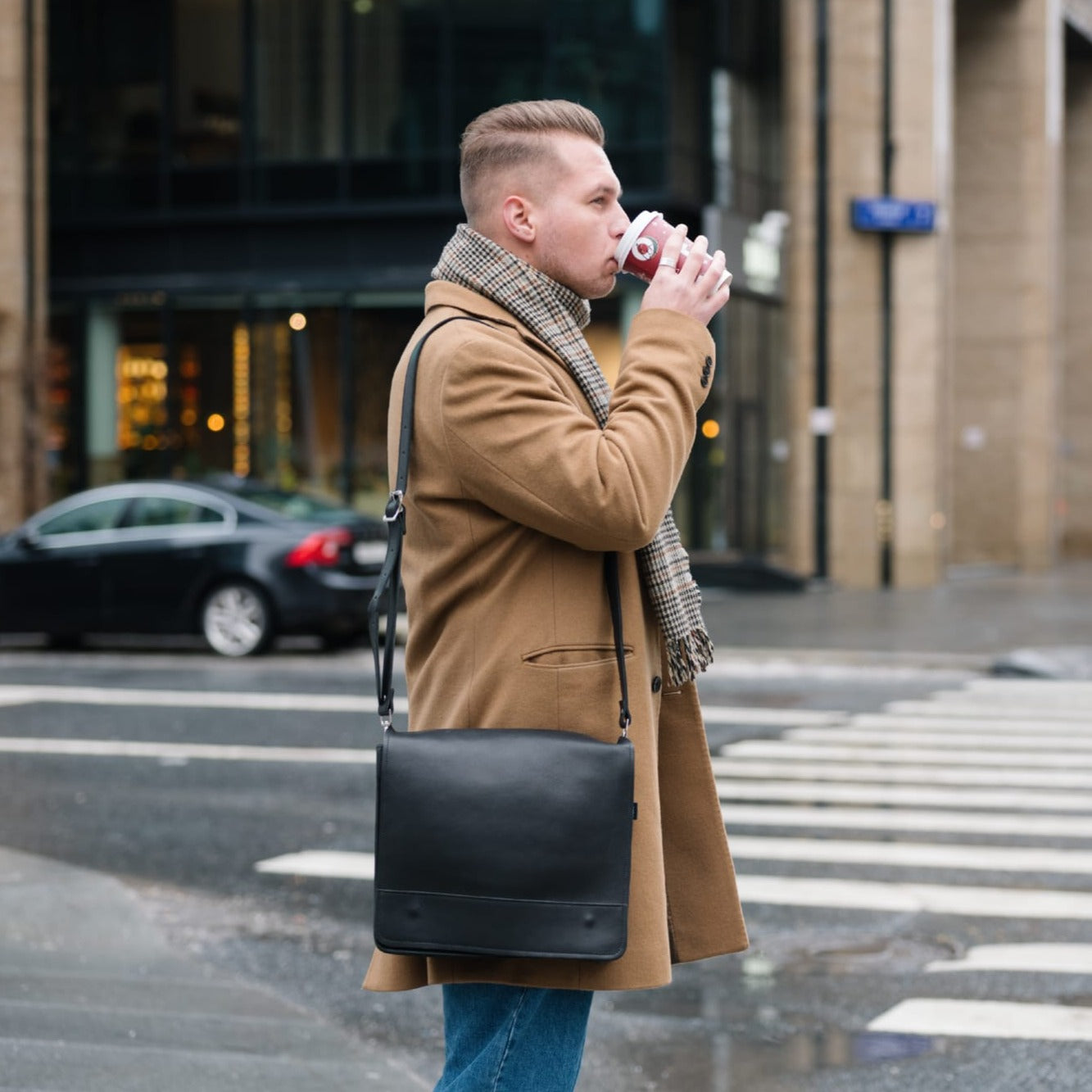 Men's Leather Tannery Messenger - Black  