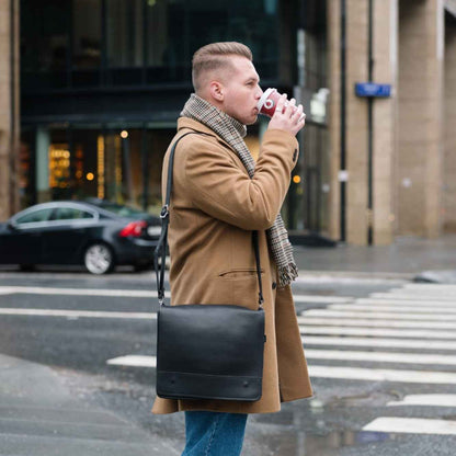 Men's Handmade Leather Tannery Messenger Bag - Black